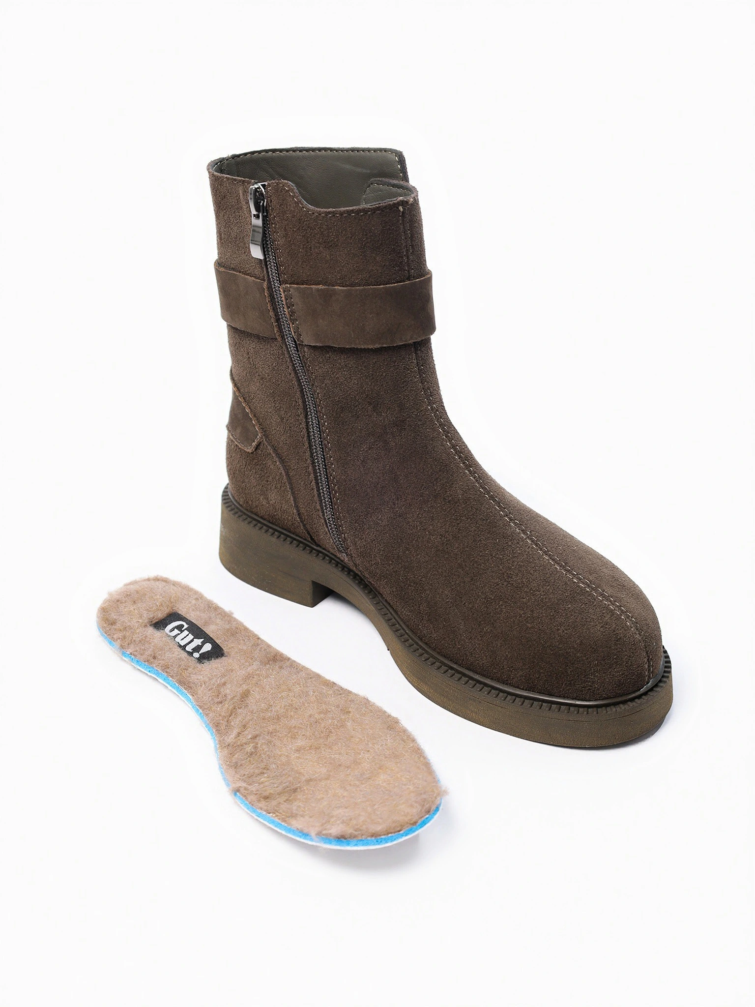 Ботинки оливкового цвета из натуральной замши на среднем каблуке